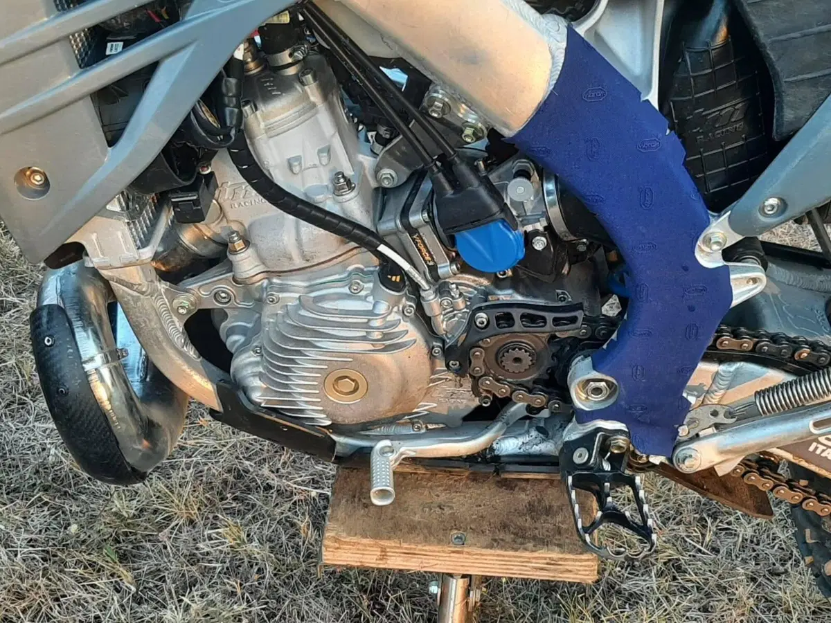 Tm Moto EN 300 Fi ES 2T (2025) (18)
