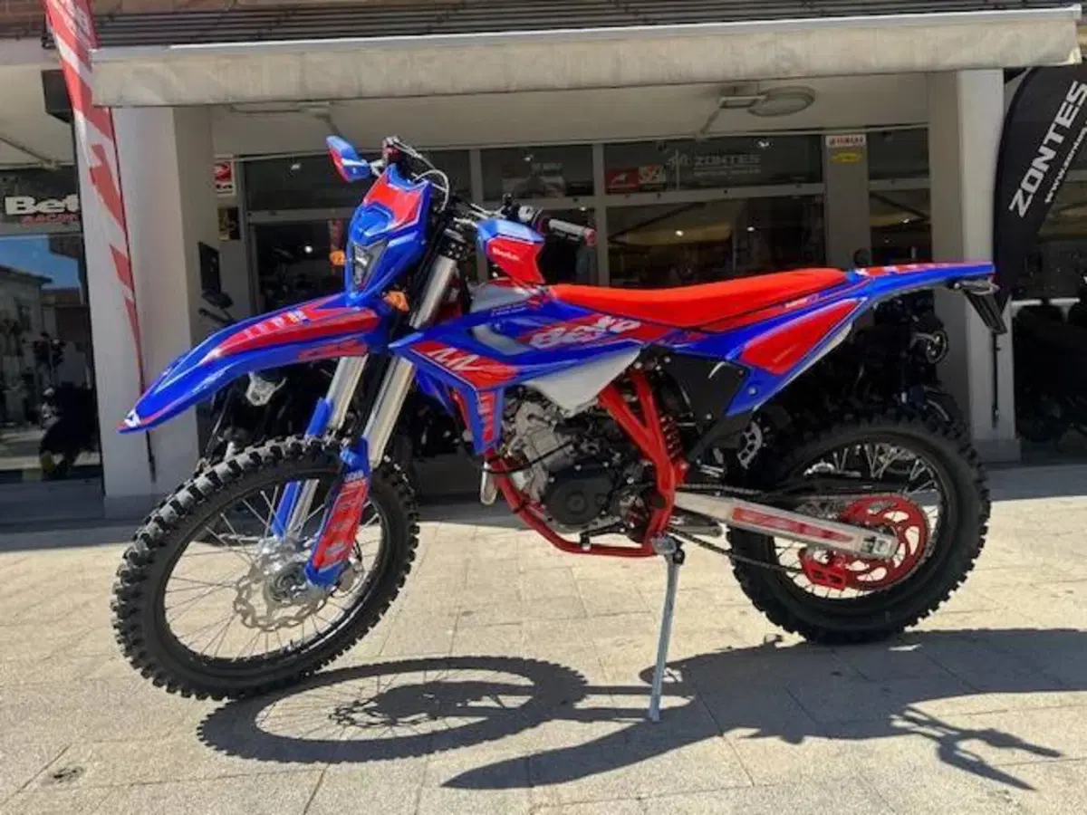 Betamotor RR 125 4T Enduro R (2024 - 26) (2)