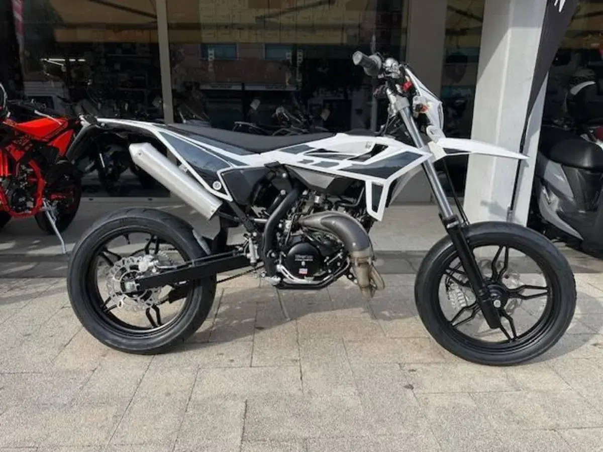 Betamotor RR 50 Motard Sport (2021 - 26) (4)