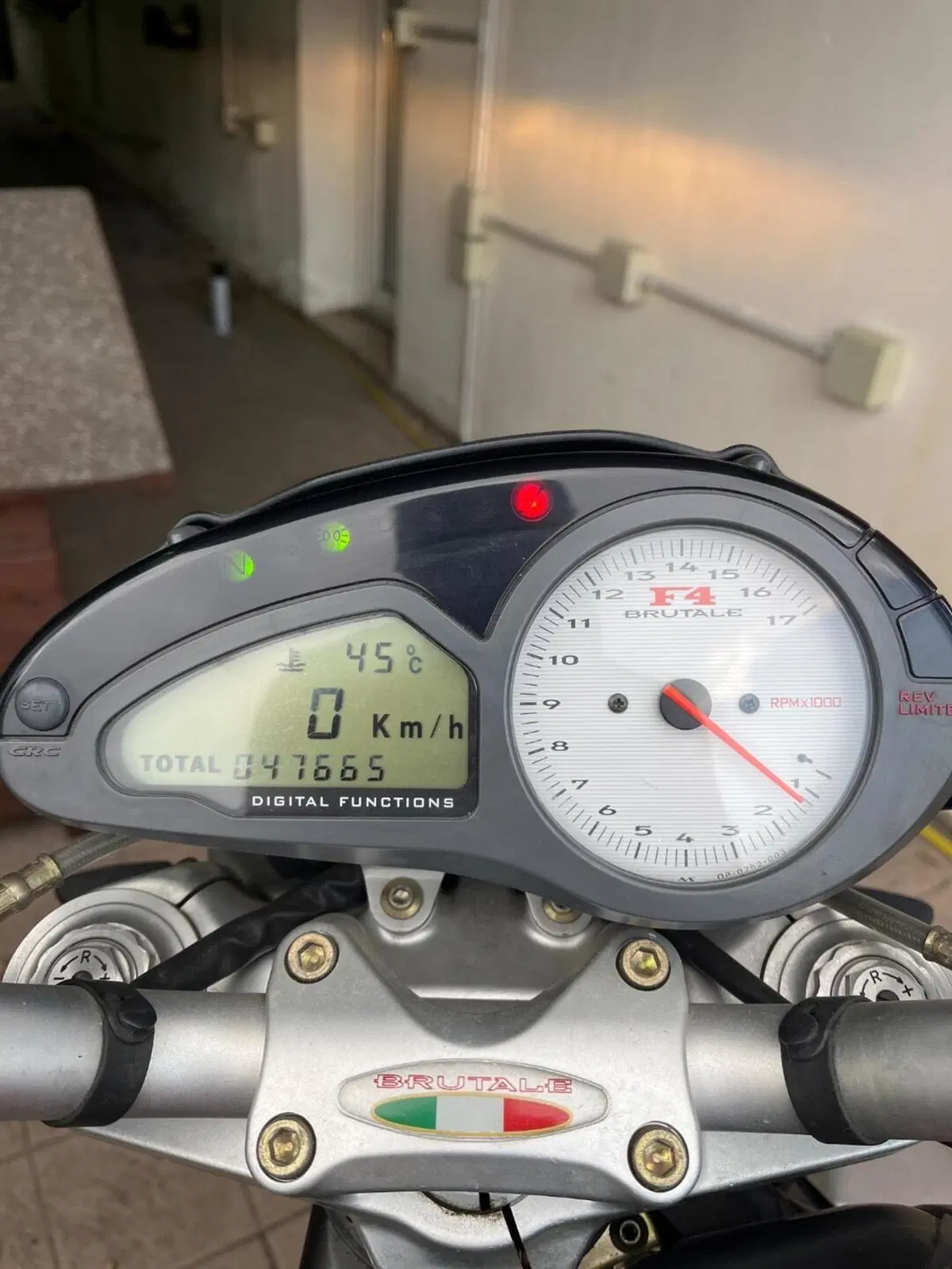 MV Agusta Brutale 750 S (2002 - 06) (3)