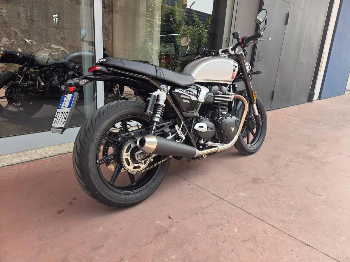 Triumph Speed Twin 900 (2025 - 26) (4)