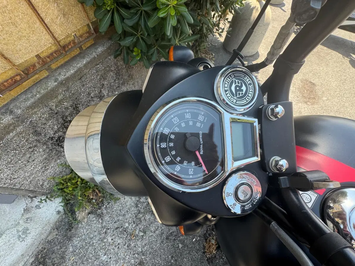 Royal Enfield Classic 350 (2021 - 26) (5)