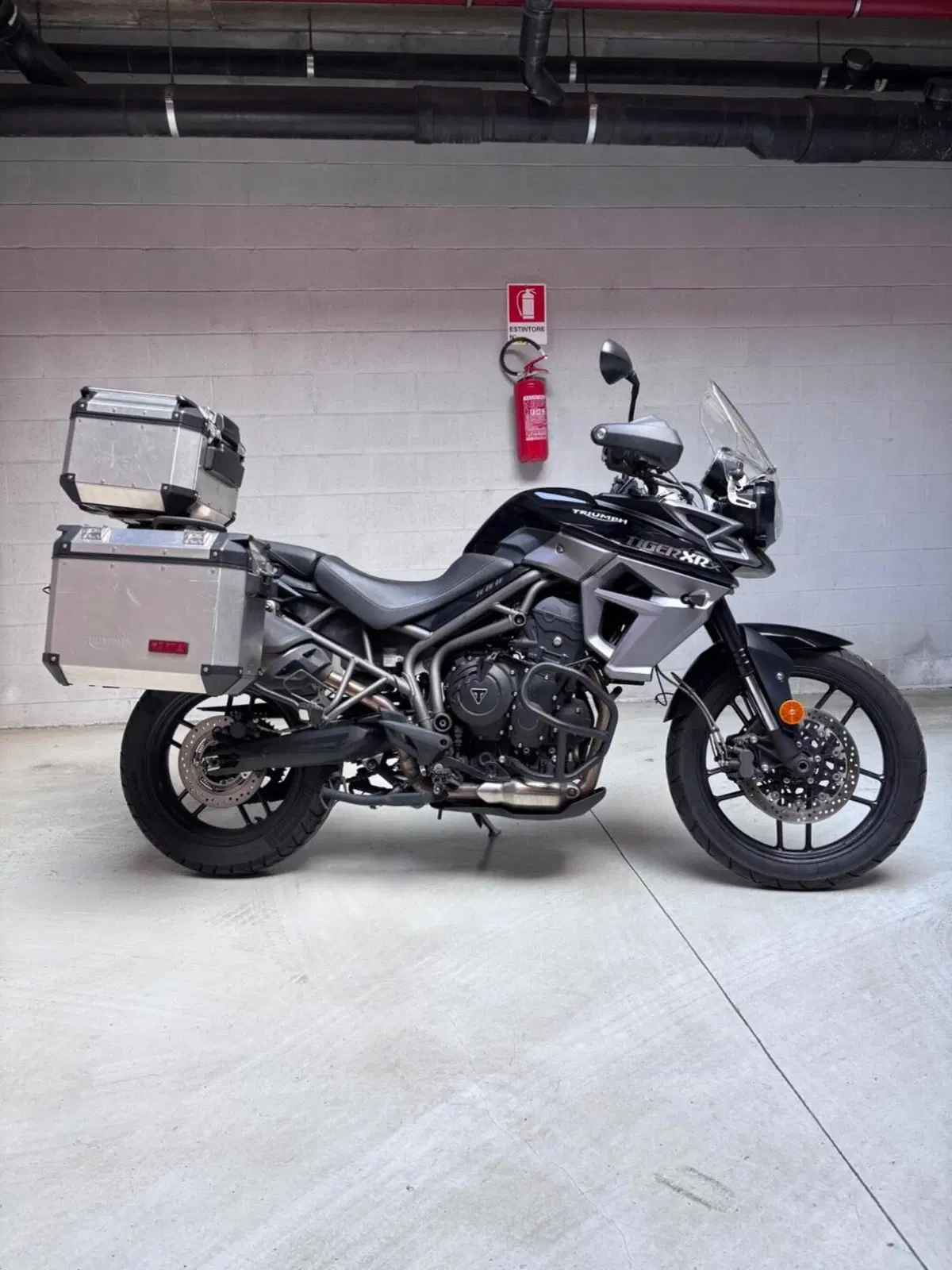 Triumph Tiger 800 XRx (2017 - 18) (2)
