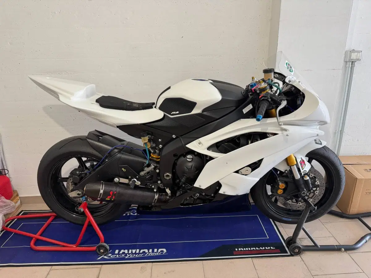 Yamaha YZF R6 (2010 - 16) (2)