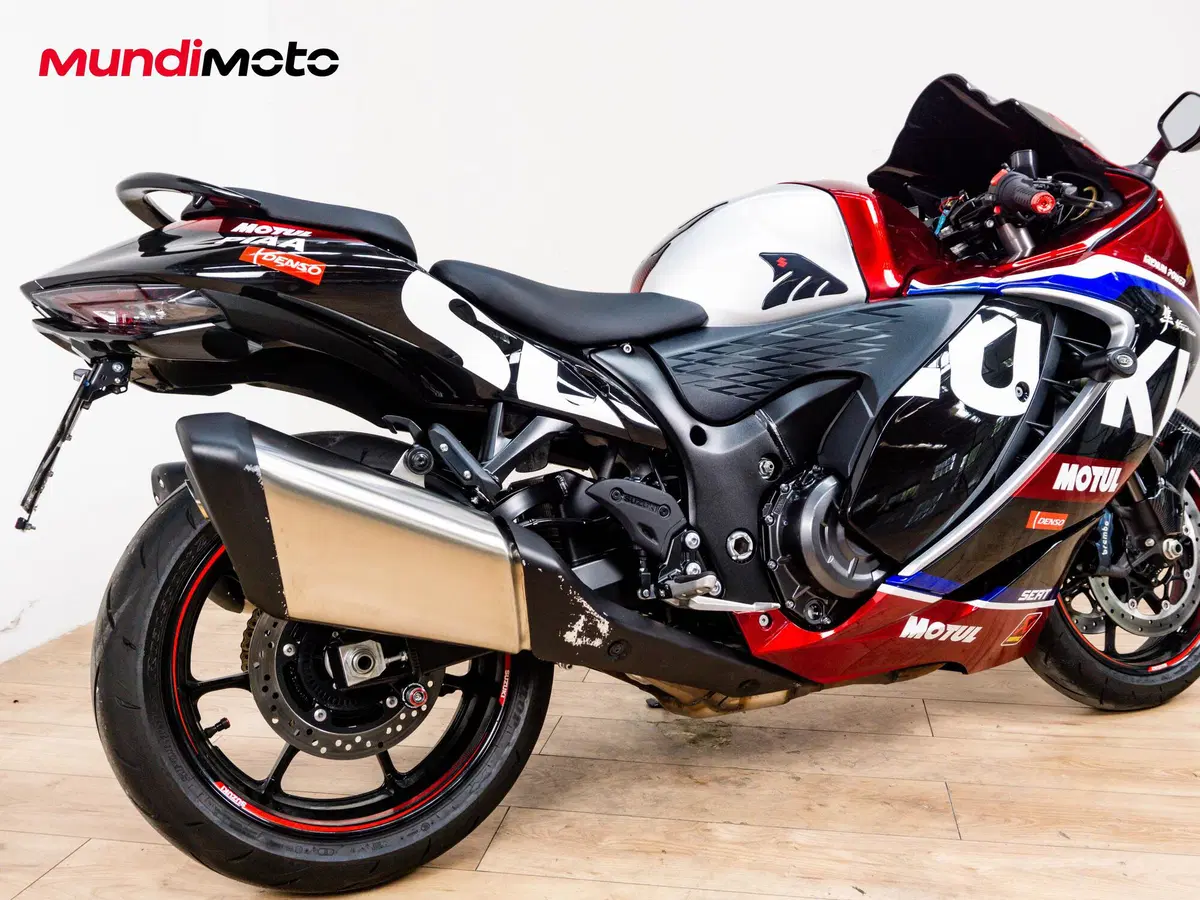 Suzuki GSX 1300 R Hayabusa (2025) (3)