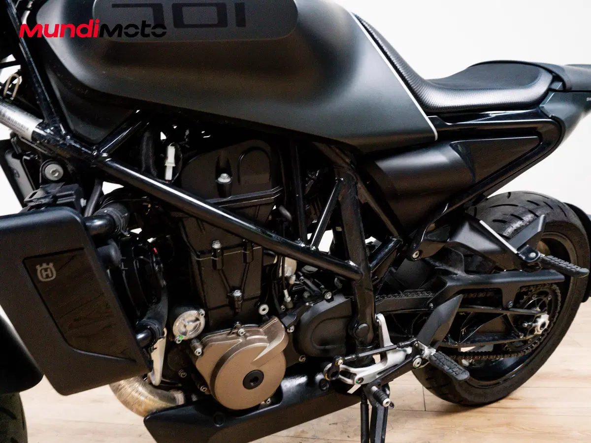 Husqvarna Svartpilen 701 (2019) (9)