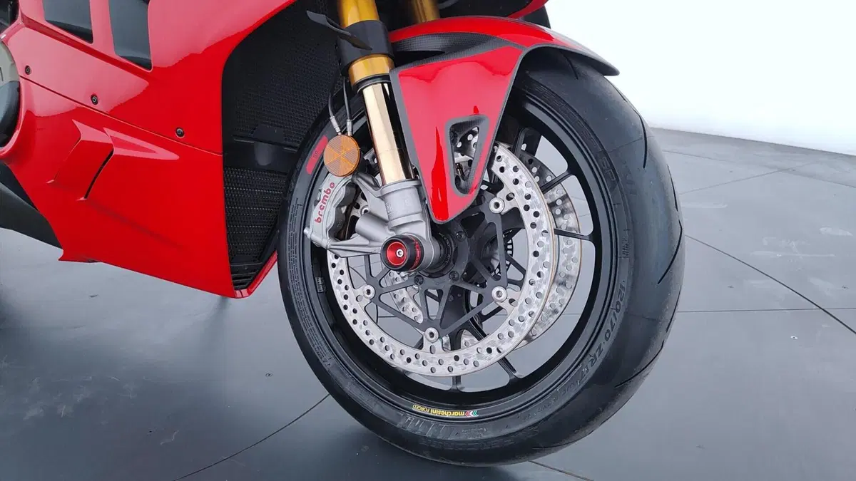 Ducati Panigale V4 S 1100 (2021) (10)