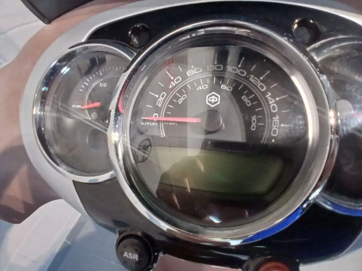 Piaggio Beverly 300 i.e. ABS-ASR (2016 - 20) (5)