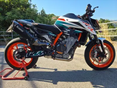 KTM 890 Duke R (2021) usata