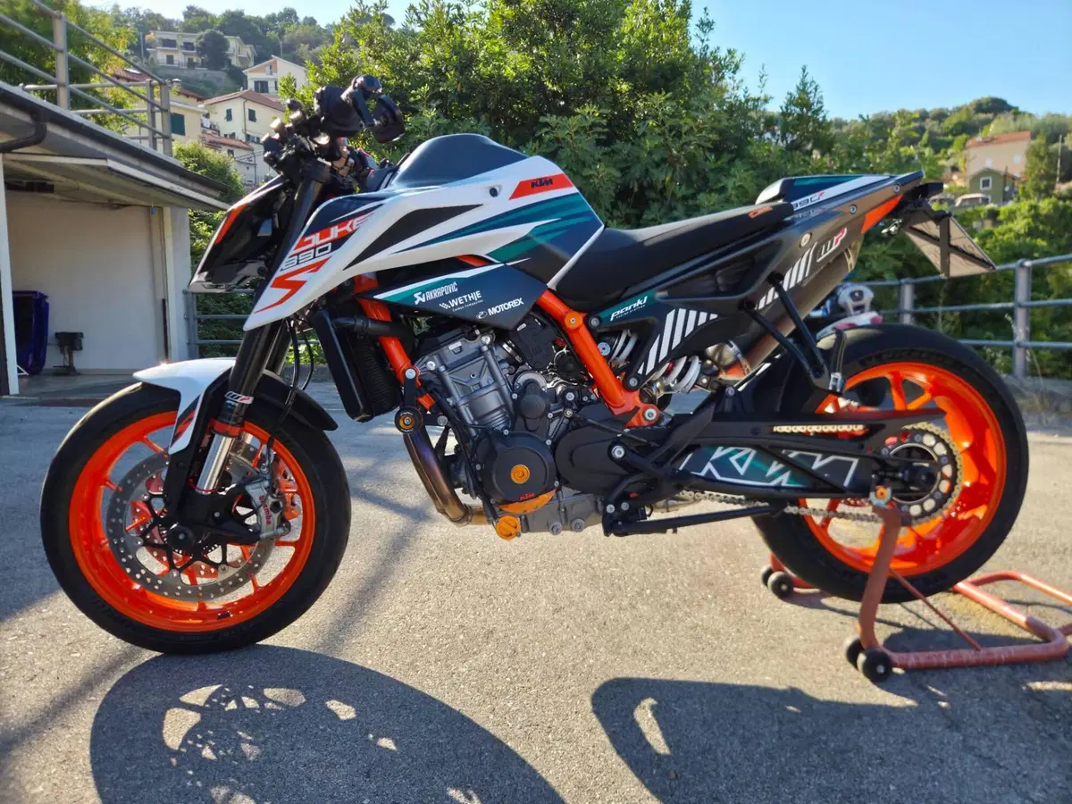 KTM 890 Duke R (2021) (8)