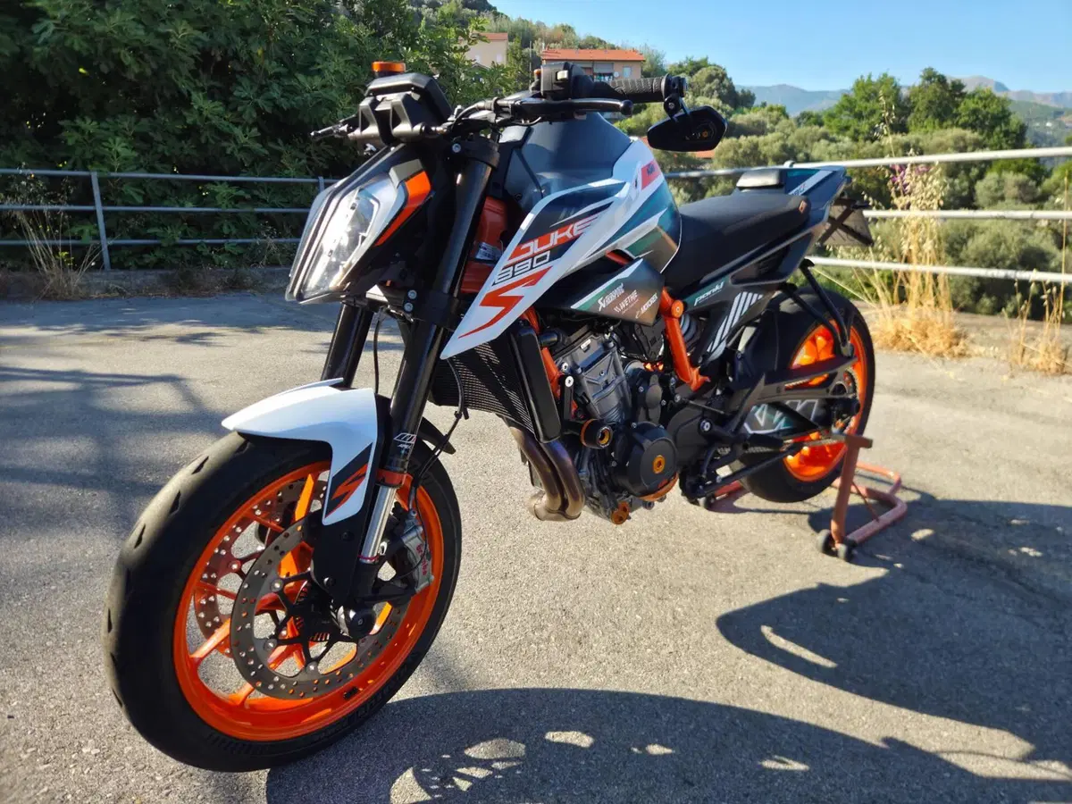 KTM 890 Duke R (2021) (9)