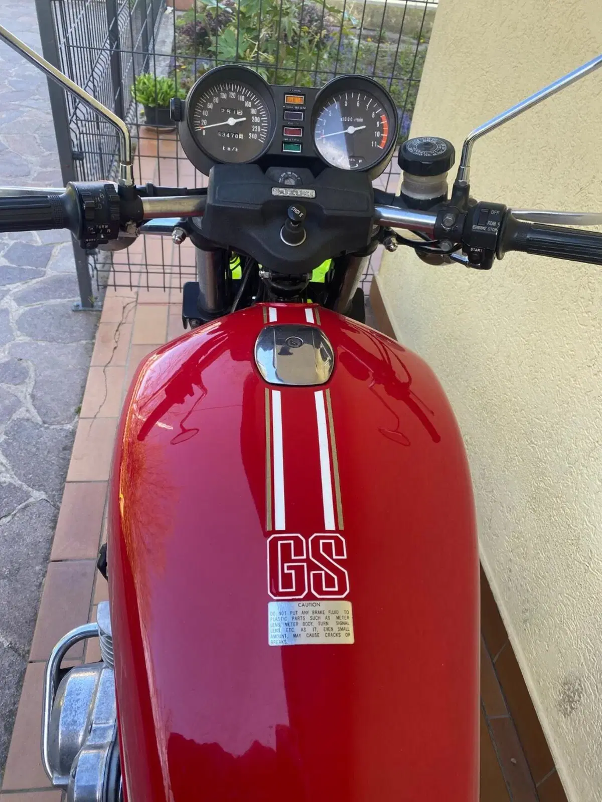Suzuki GS 1000 (4)