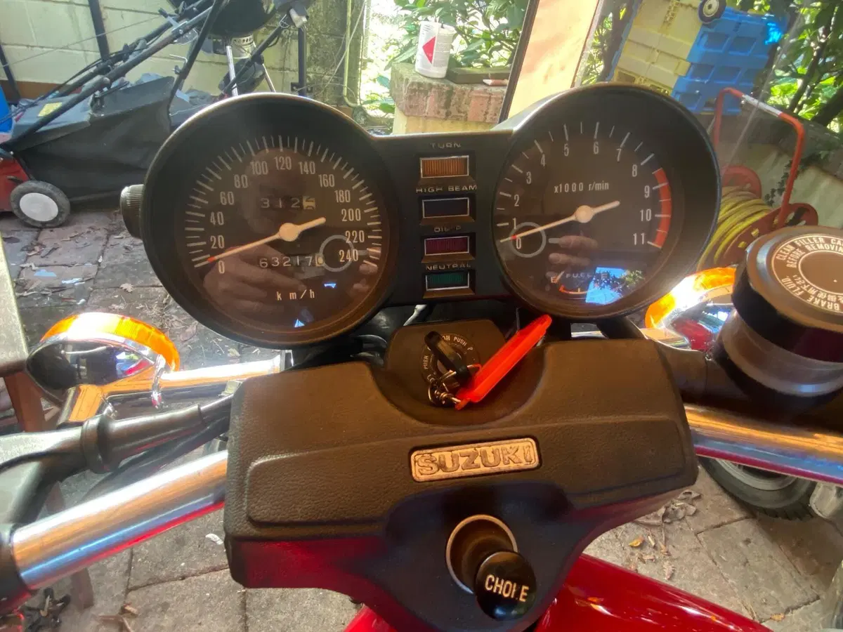 Suzuki GS 1000 (6)