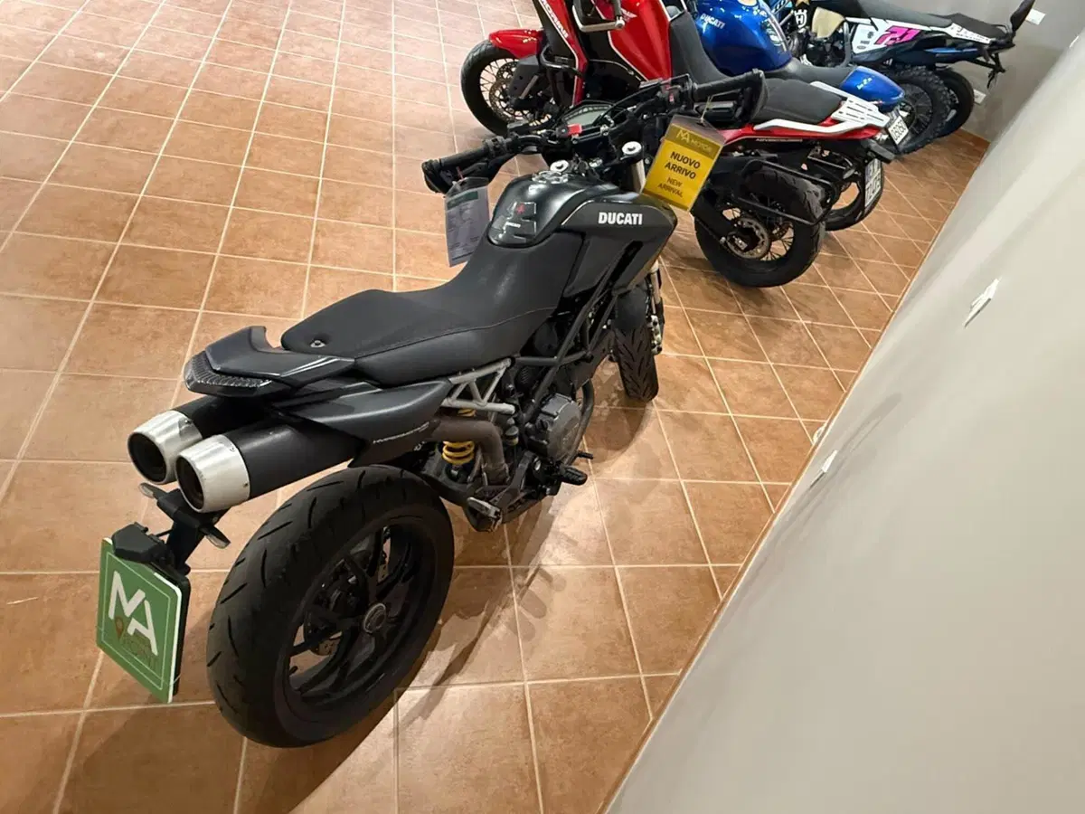 Ducati Hypermotard 796 (2012) (4)