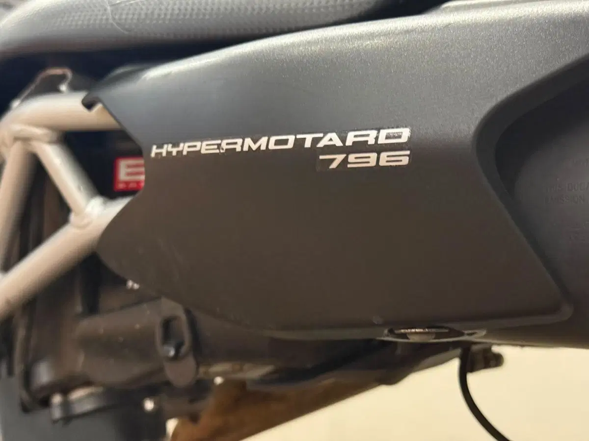 Ducati Hypermotard 796 (2012) (7)