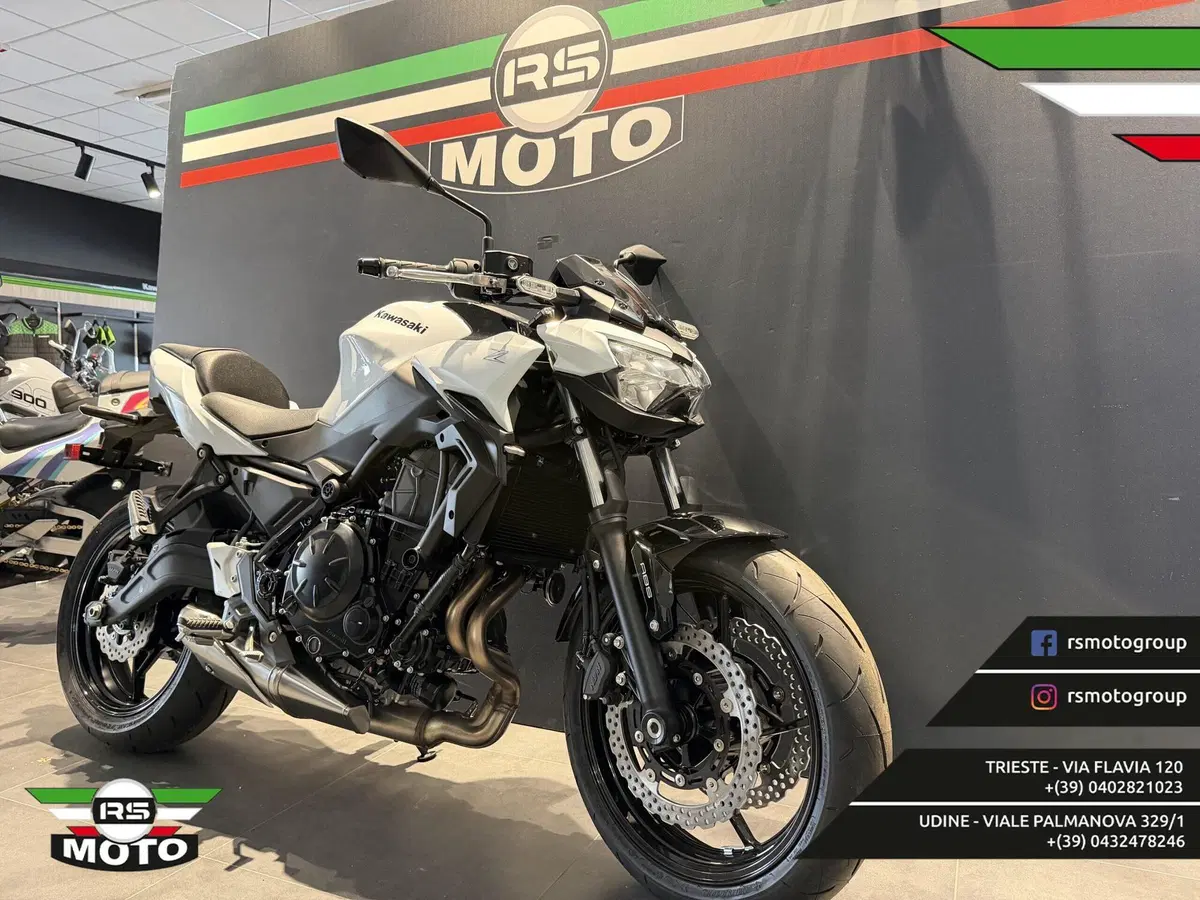 Kawasaki Z 900 (2025 - 26) (3)