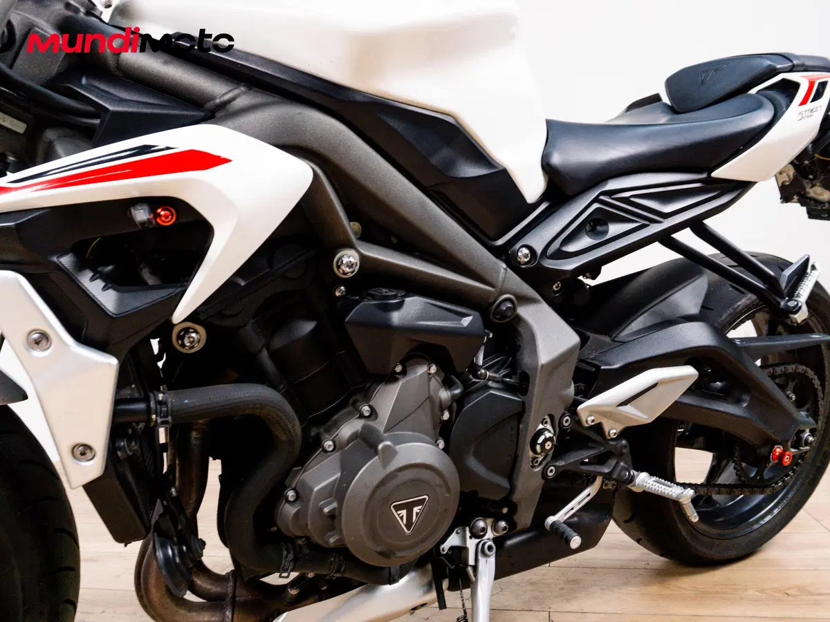 Triumph Street Triple S (2020 - 23) (9)