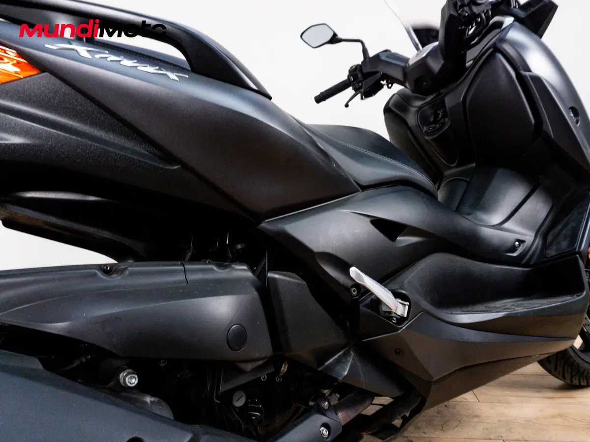 Yamaha X-Max 400 Iron Max ABS (2016) (4)
