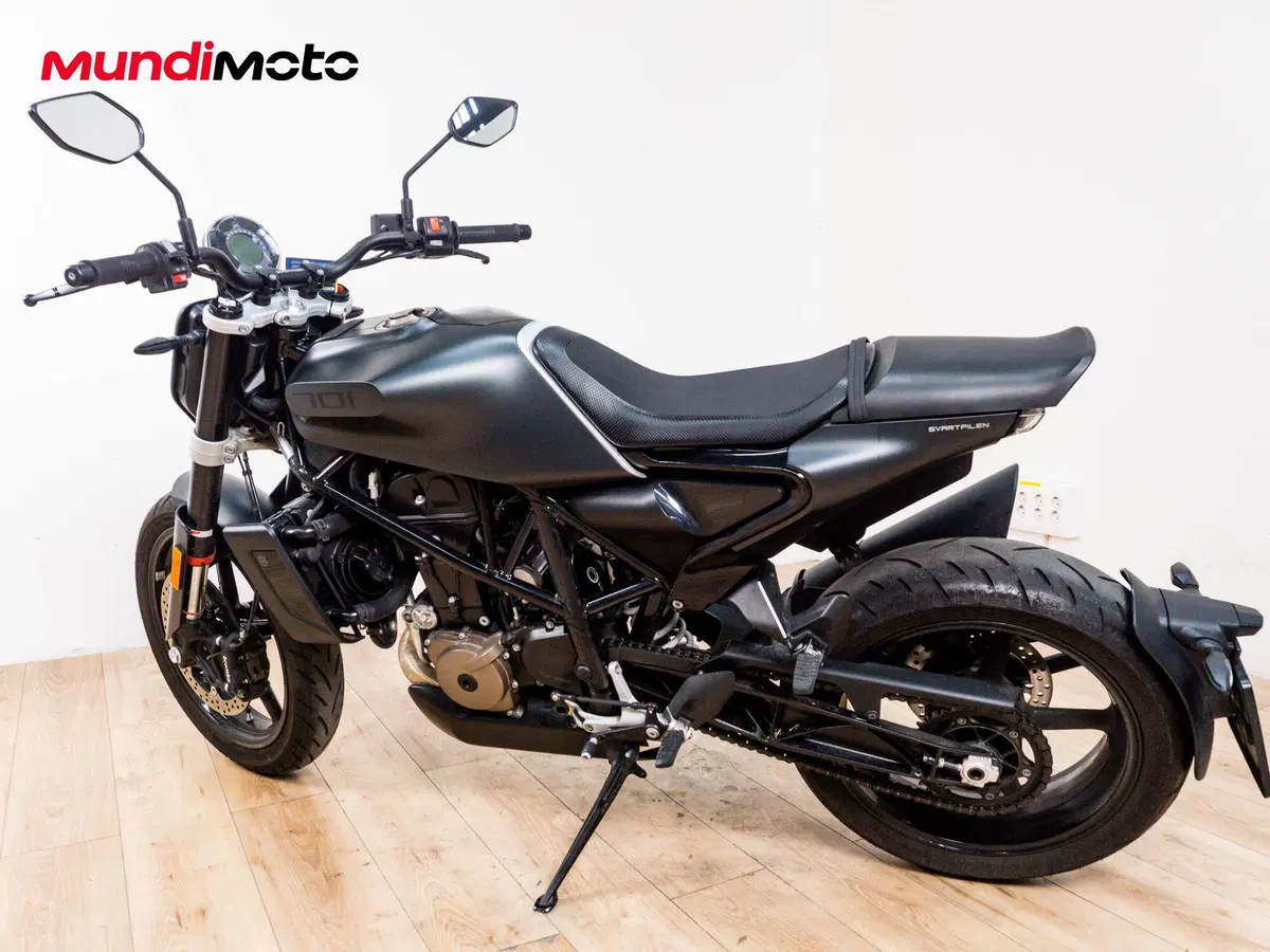 Husqvarna Svartpilen 701 (2019) (7)