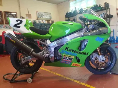 Kawasaki Ninja 750 ZX-7RR d'epoca