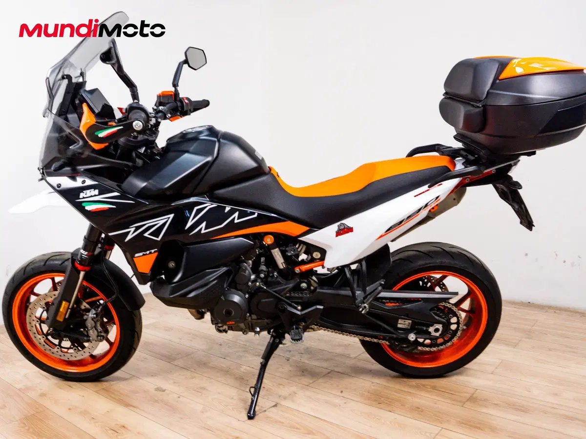 KTM 890 SMT (2026) (6)