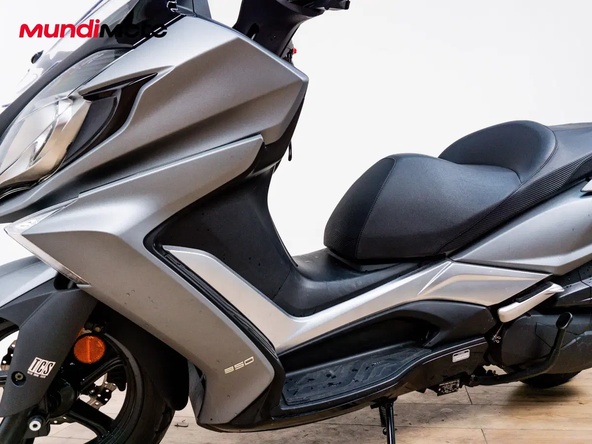 Kymco Downtown 350i TCS (2020) (9)