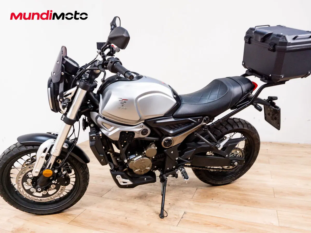 Voge Trofeo 300ACX Scrambler (2021 - 26) (8)