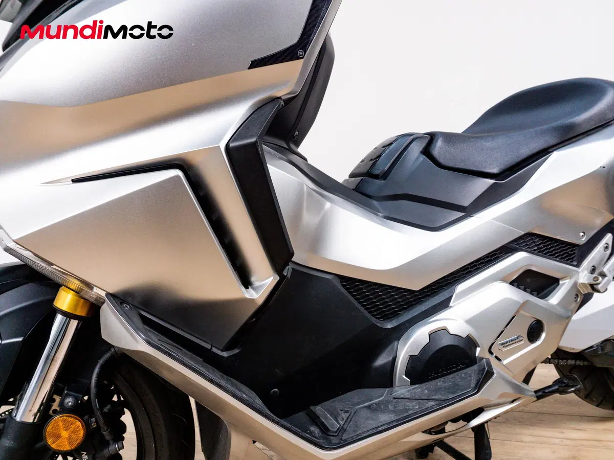 Honda Forza 750 (2025 - 26) (9)