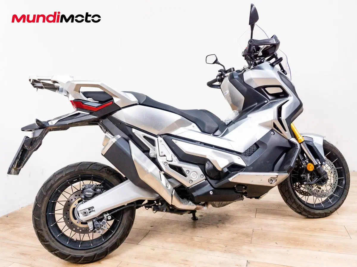 Honda X-ADV 750 (2017) (3)