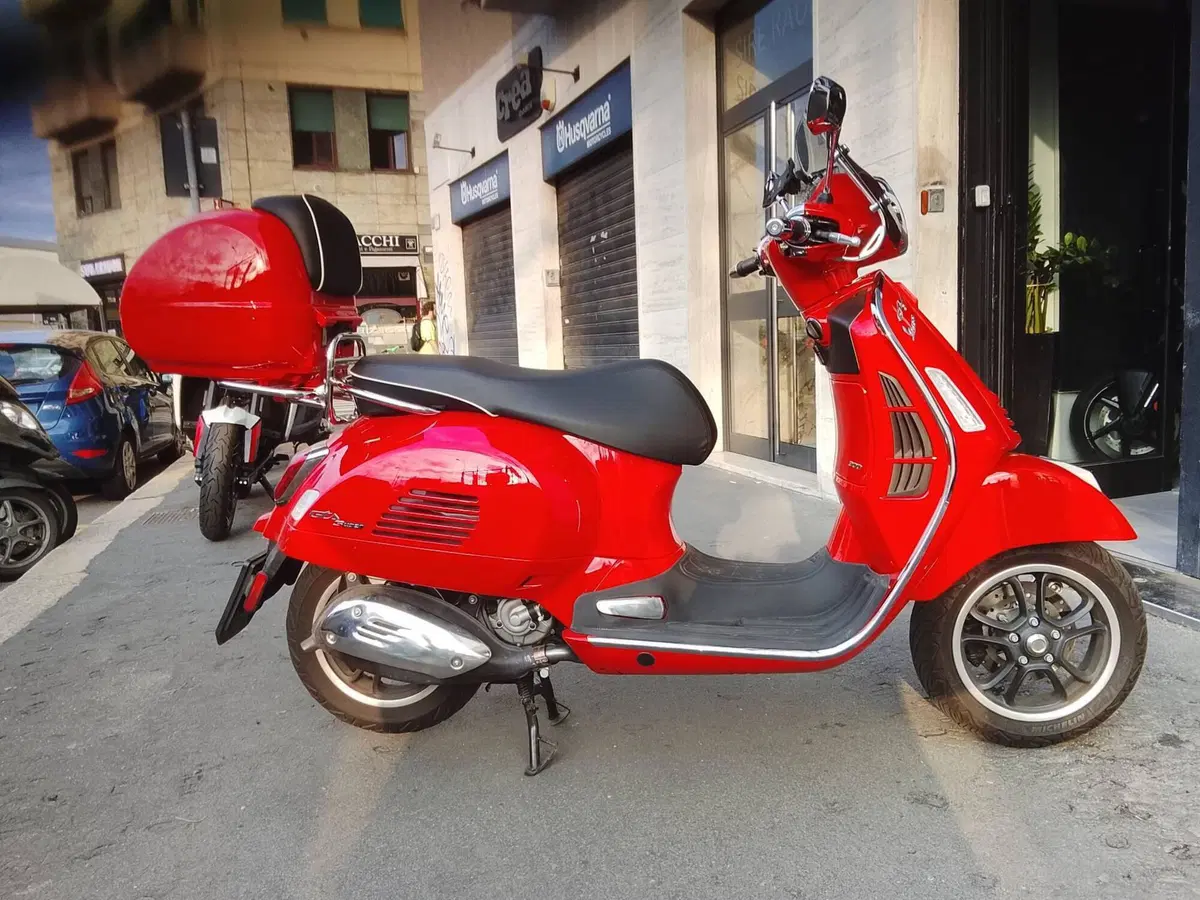Vespa GTS 300 Super (2023 - 24) (2)