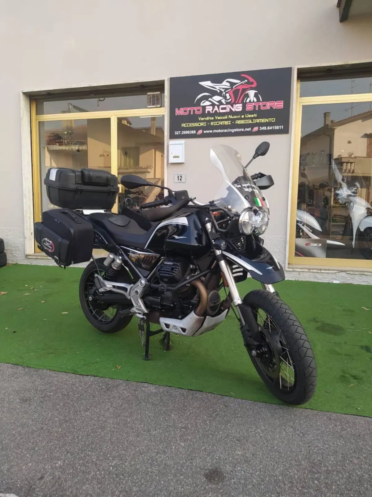 Moto Guzzi V85 TT Guardia d'Onore (2022 - 23) (2)