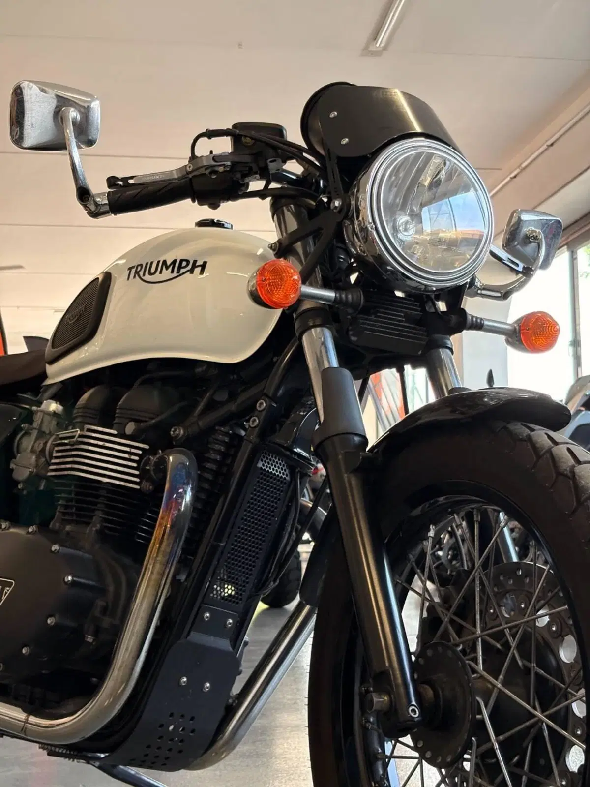 Triumph Thruxton 900 ACE (2014 - 15) (3)