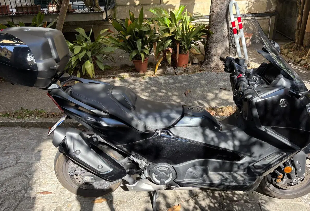 Yamaha T-Max 560 Tech Max (2022 - 24) (6)
