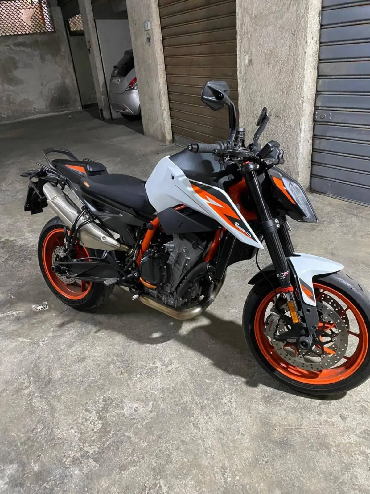 KTM 890 Duke R (2021)