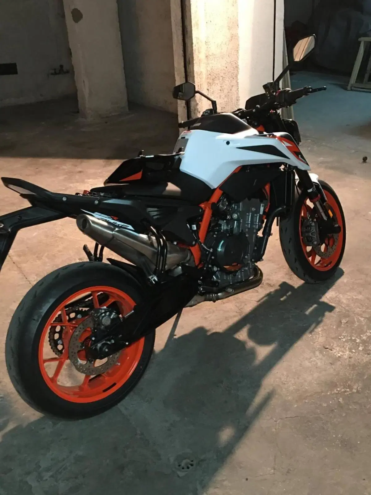 KTM 890 Duke R (2021) (3)