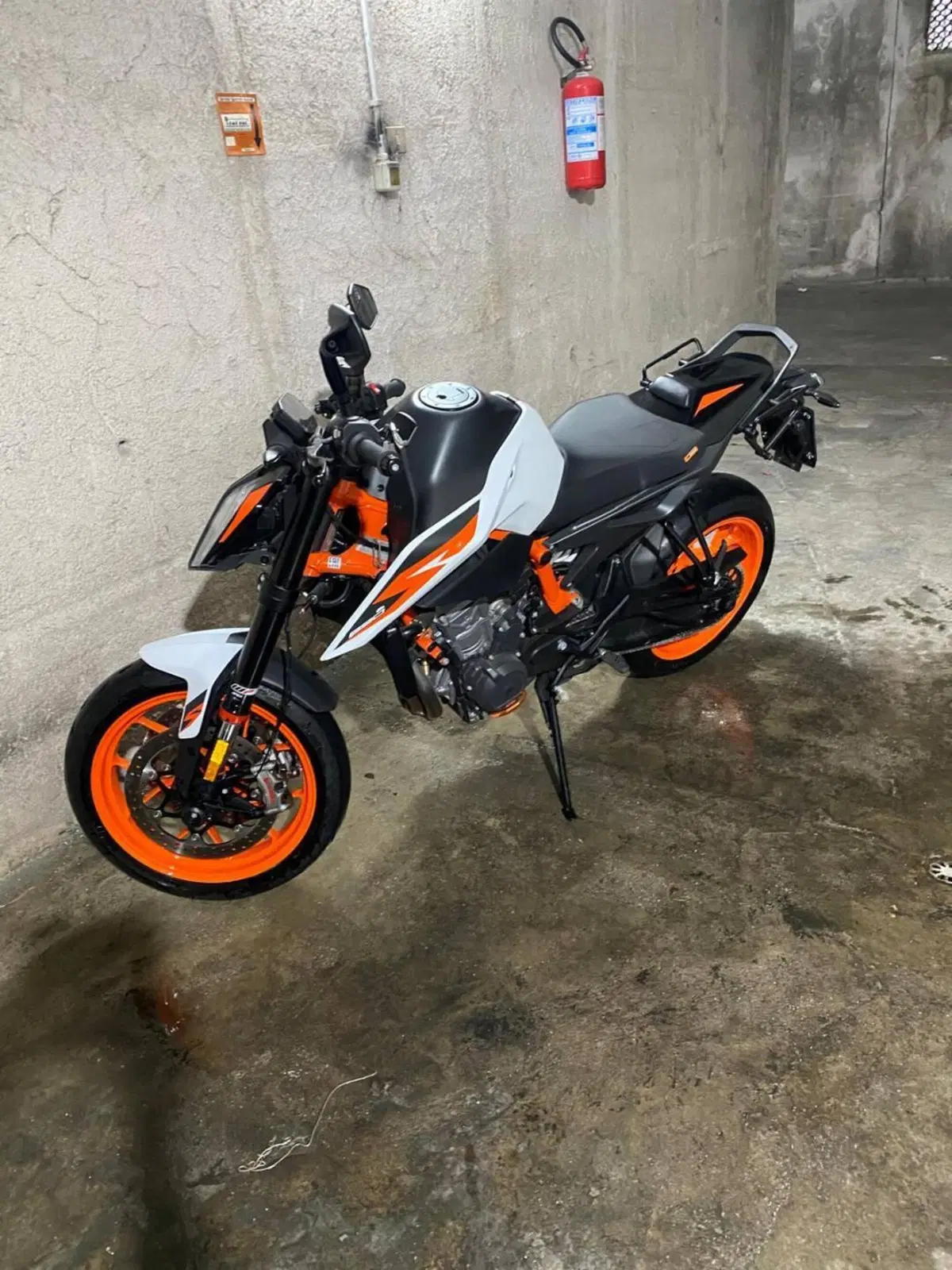 KTM 890 Duke R (2021) (4)