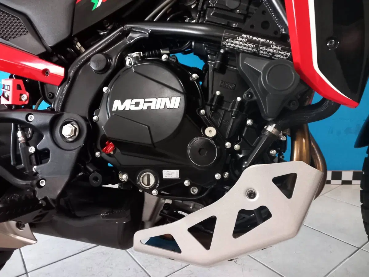 Moto Morini X-Cape 650 Gold Wheels Edition (2022 - 26) (16)