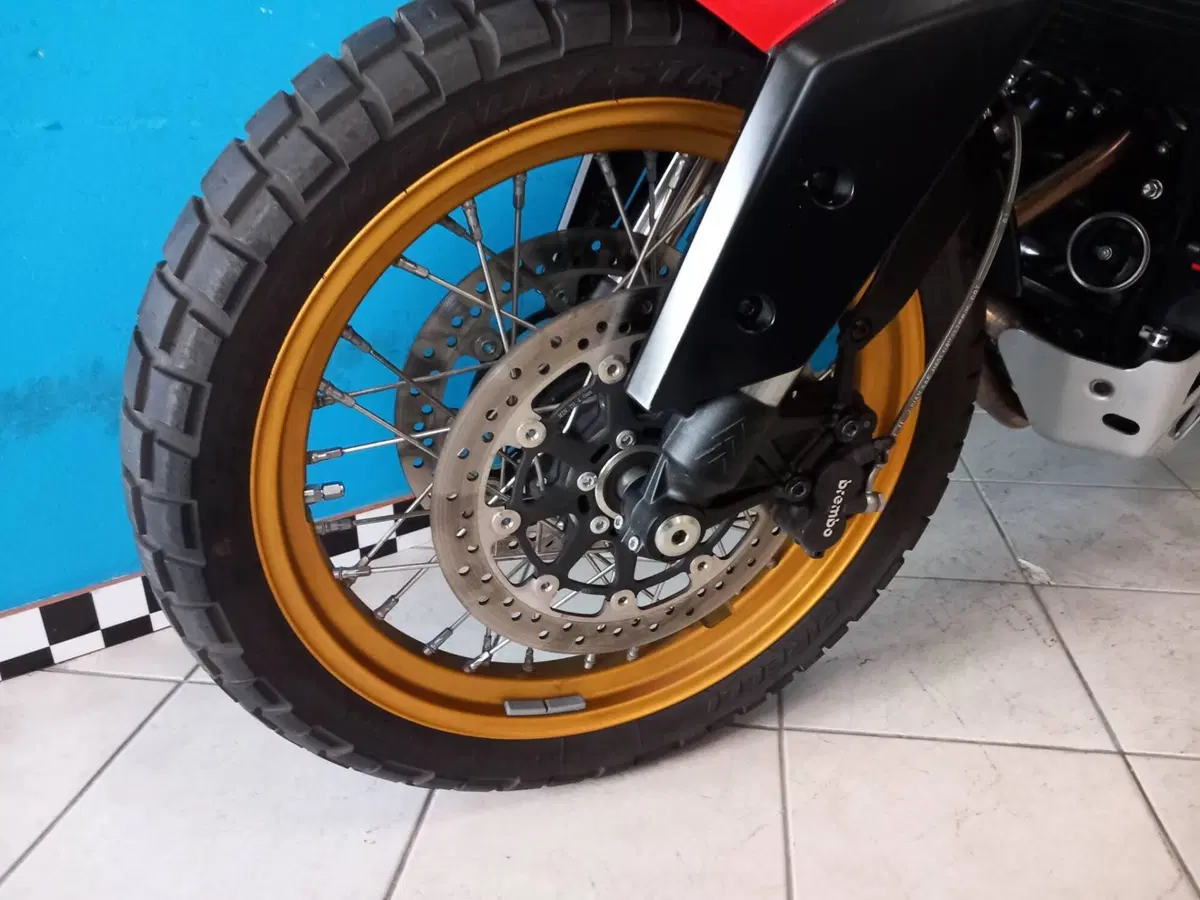 Moto Morini X-Cape 650 Gold Wheels Edition (2022 - 26) (7)