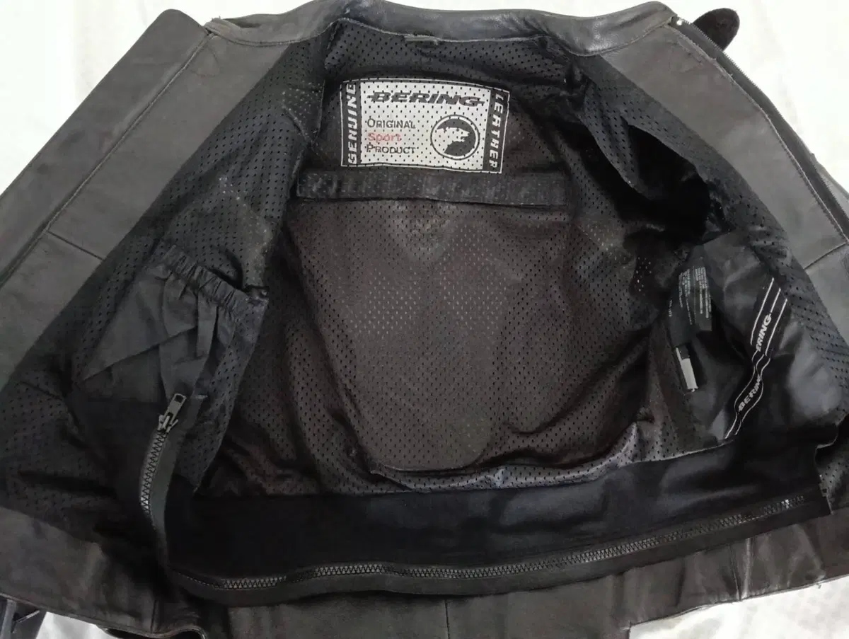 Giacca Moto in Pelle BERING - Taglia M - Ottime Co (2)