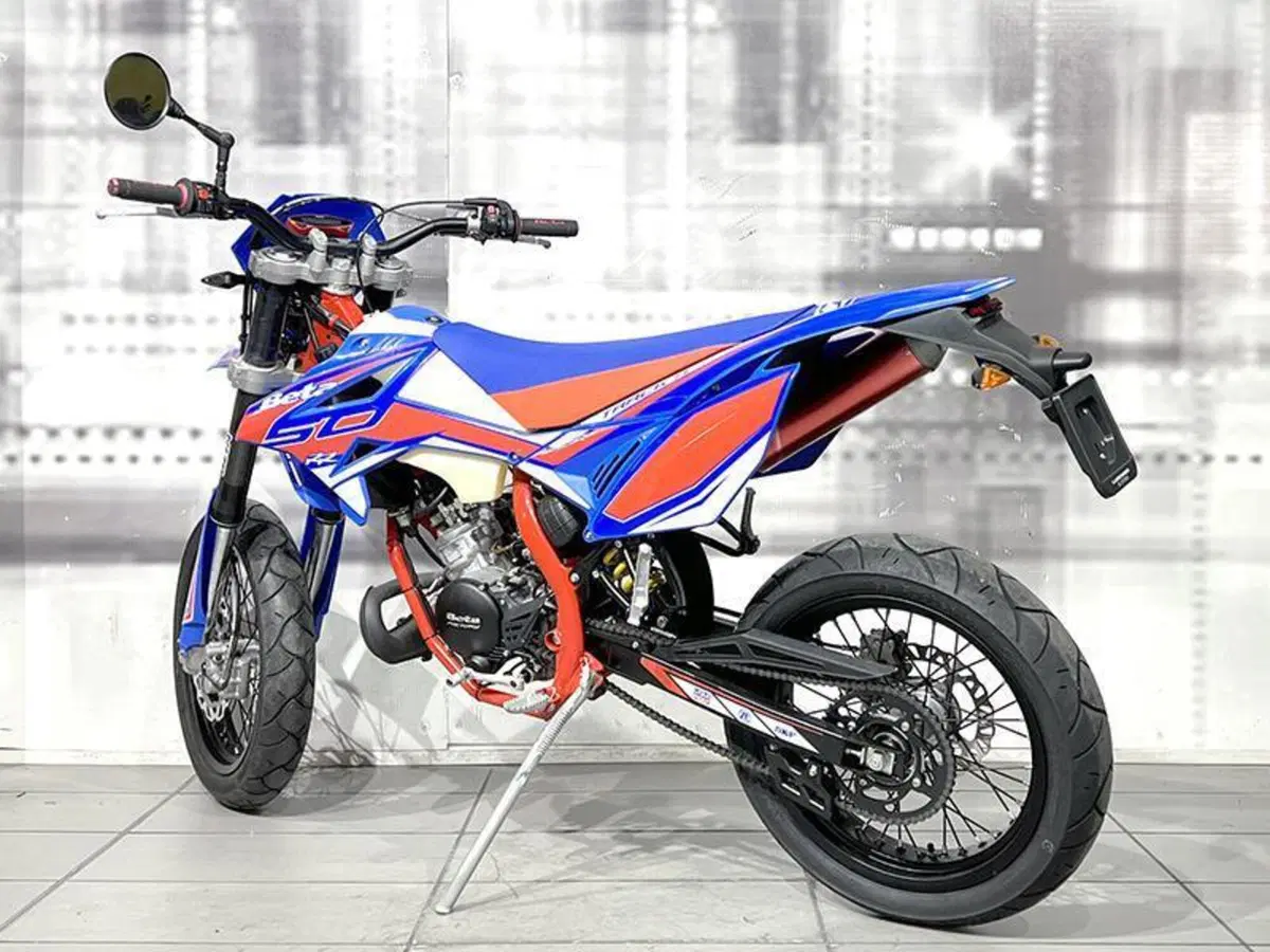 Betamotor RR 50 Motard (2021 - 26) (2)