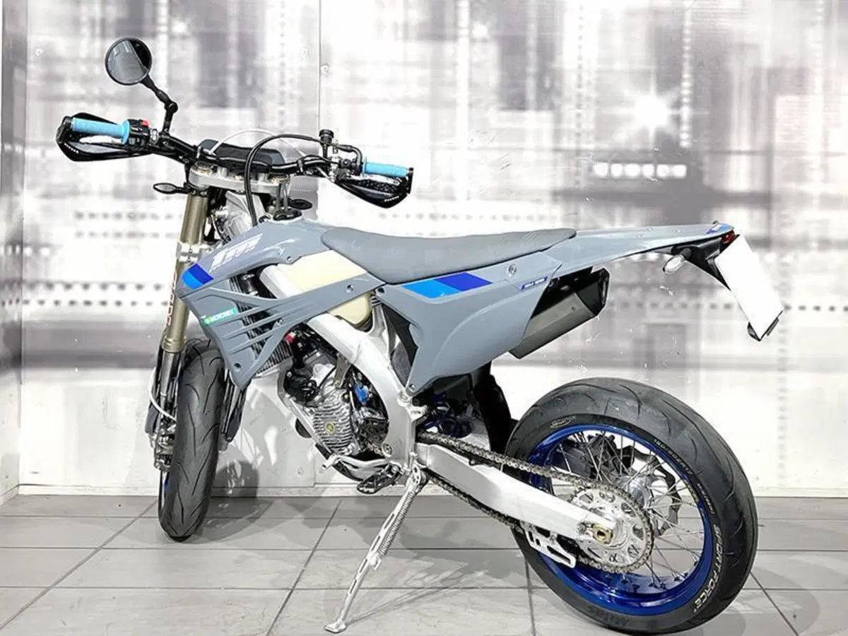 Tm Moto SMR 125 ES Fi 2T (2025) (2)