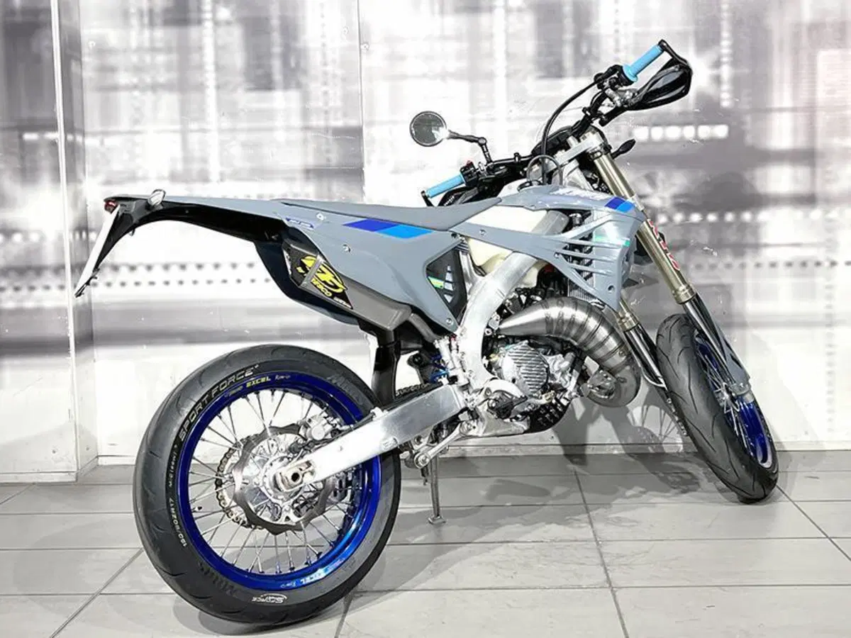 Tm Moto SMR 125 ES Fi 2T (2025) (8)