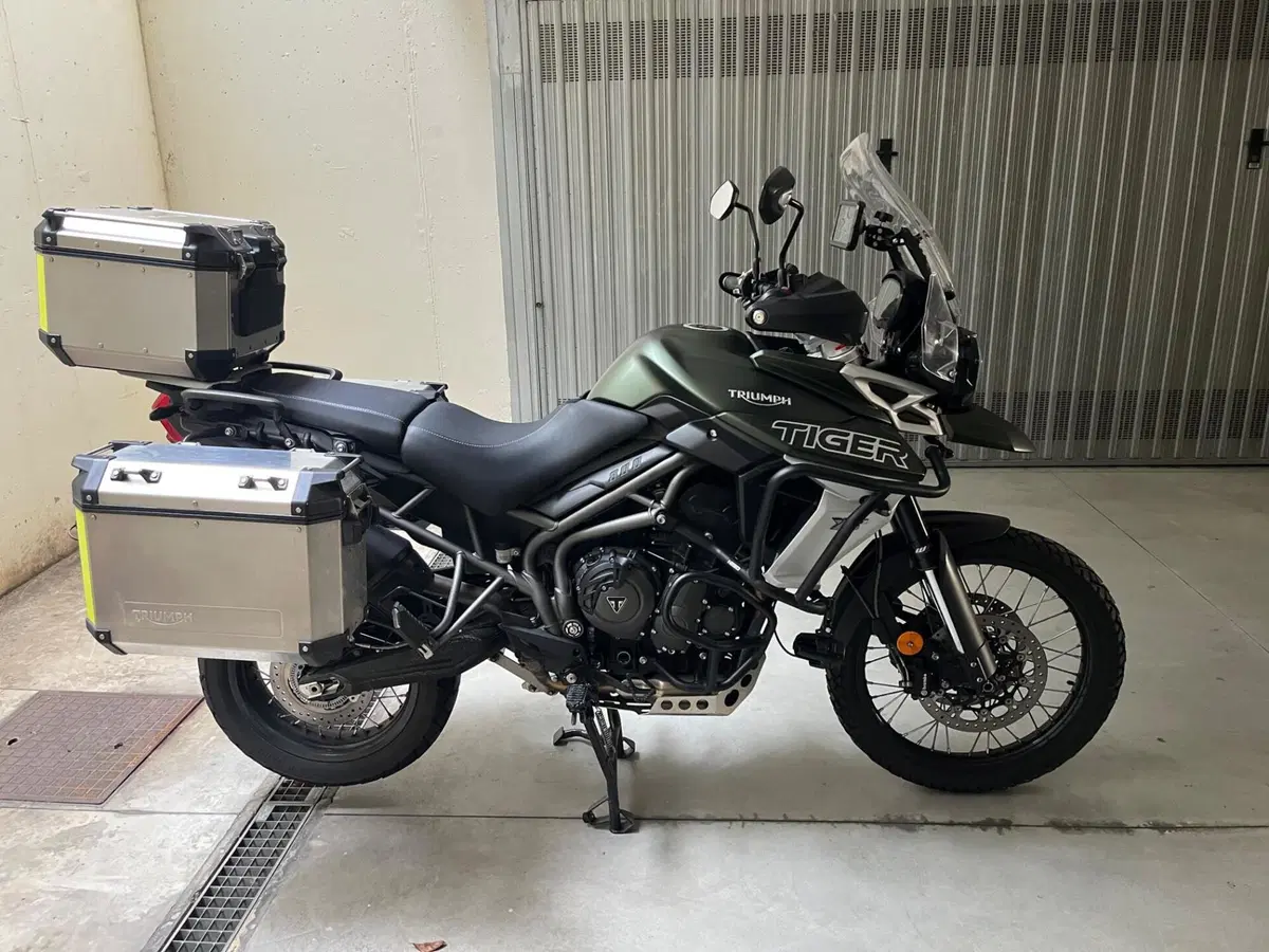 Triumph Tiger 800 XCx (2018 - 20) (2)