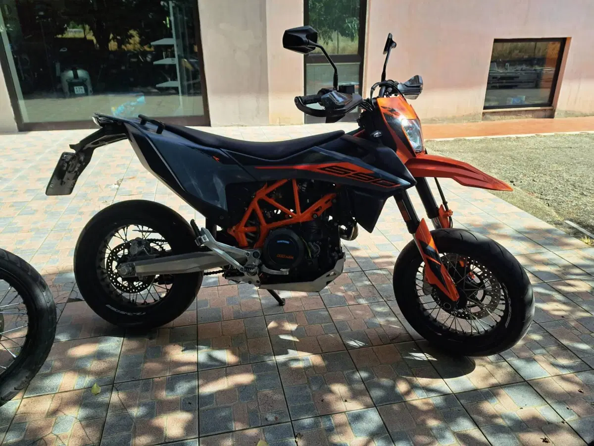 KTM 690 SMC R (2021 - 22)