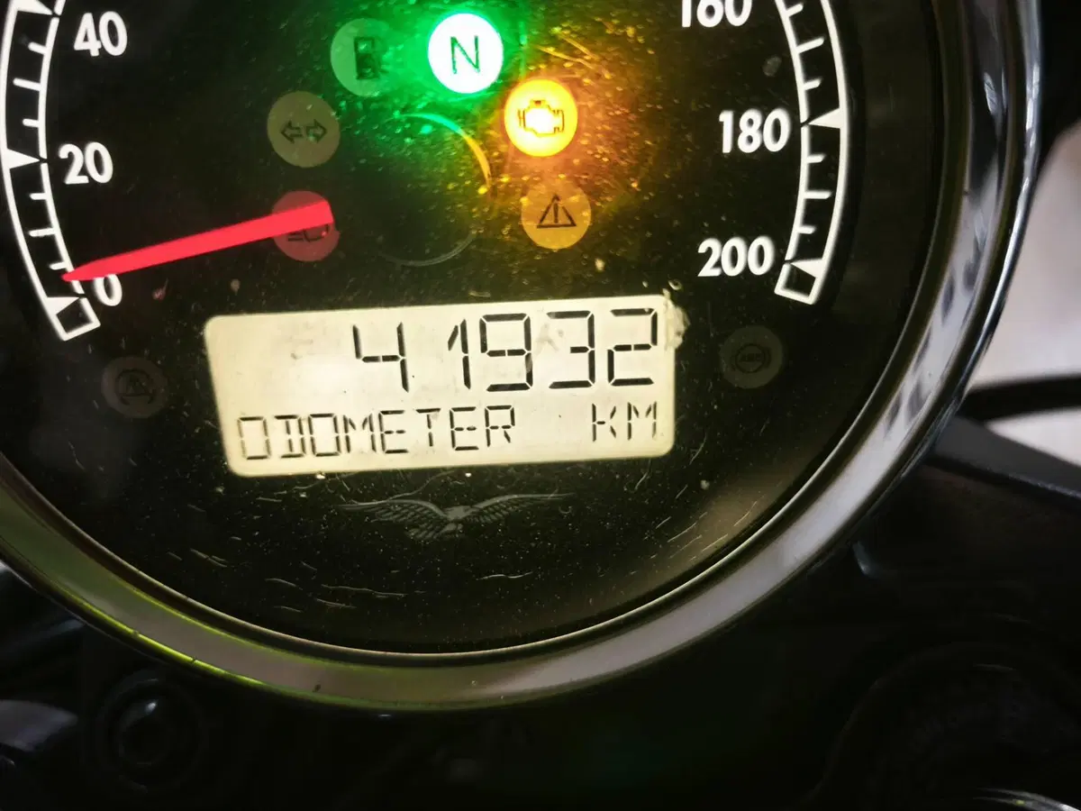 Moto Guzzi V7 III Stone (2017 - 20) (5)