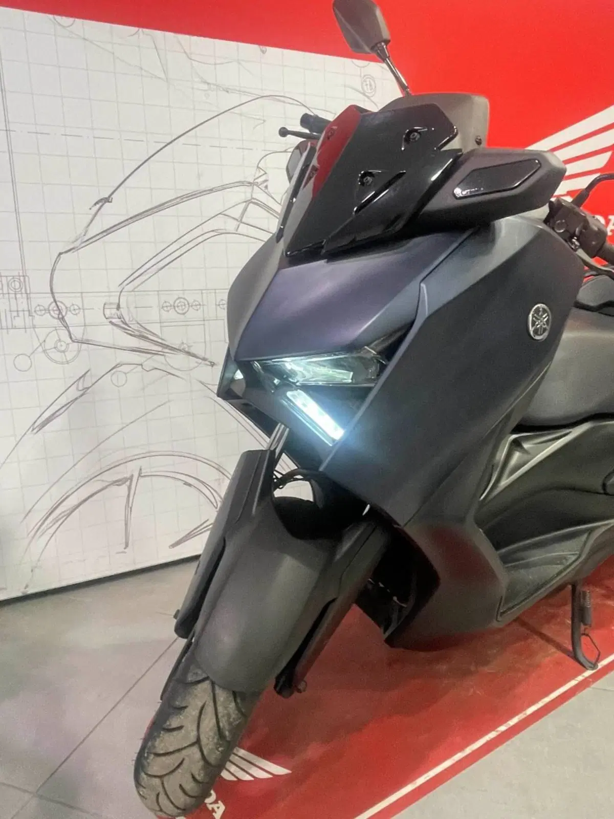 Yamaha X-Max 300 (2021 - 24) (3)