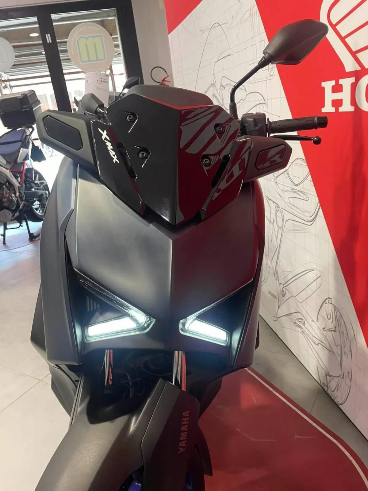 Yamaha X-Max 300 (2021 - 24) (5)