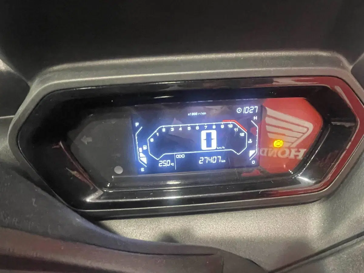 Yamaha X-Max 300 (2021 - 24) (10)