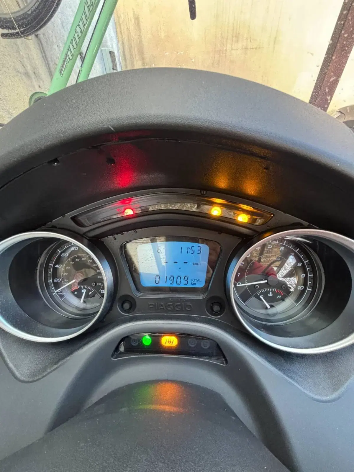Piaggio MP3 310 (2025 - 26) (5)