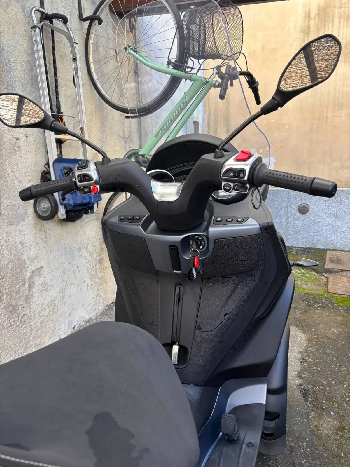 Piaggio MP3 310 (2025 - 26) (8)